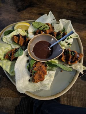 Cig Köfte mit Barbequesauce at Nohut in Bielefeld