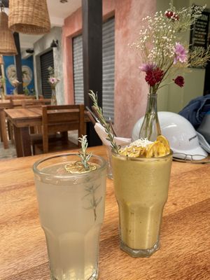Banana smoothie at Laylo in Tulum