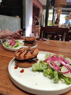 Sushi burguers at Laylo in Tulum