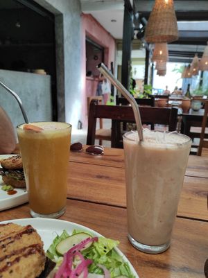 Juice and smoothie at Laylo in Tulum