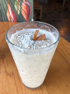Banana sunrise smoothie, I think it had bananas, dates, cinnamon and coconut #Veganuary at Laylo in Tulum