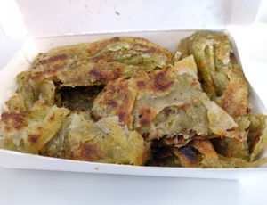 Pancakes to go on the train at Lín Jì YǎngShēng SùShí 林記養生素食 in Hualien