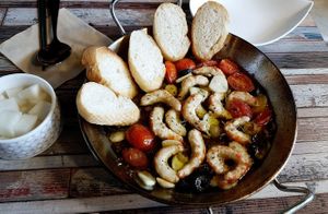 Gambas al ajillo at Cafe SIVA 카페 시바 in Seoul