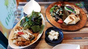 Jjimdak & Supreme Wrap at Cafe SIVA 카페 시바 in Seoul