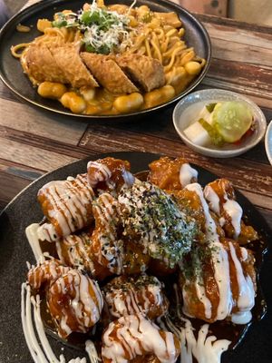 Rose tteokbokki pasta + fried mushrooms  at Cafe SIVA 카페 시바 in Seoul