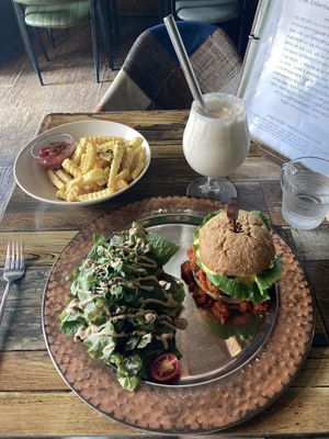 Ragu burger & fries  at Cafe SIVA 카페 시바 in Seoul
