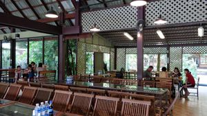 Restaurant interior at Italia Gusto in Phetchabun