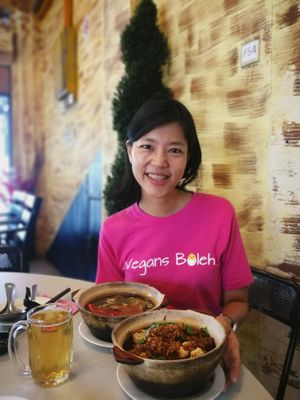 Claypot mushroom rice and claypot loh shu fun at Camp Forest in Kepong