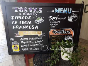 Pizarra con parte de nuestra carta  at Bachaco Poke Bowl in Gran Canaria