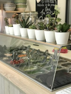Nuestra barra de ingredientes  at Bachaco Poke Bowl in Gran Canaria