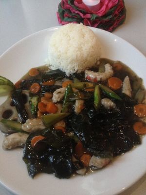  'Shrimp' with seaweed and vegetables. at Vegefarm in Bremen