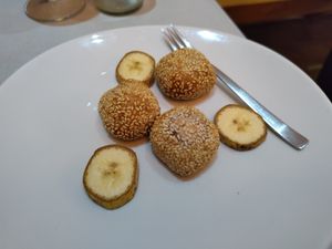 Dessert Sesambällchen at Vegefarm in Bremen