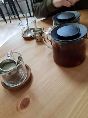 Tea and oat milk at Golden Fleece in Nottingham