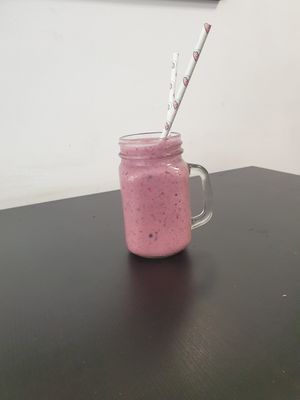 Very berry smoothie at Golden Fleece in Nottingham