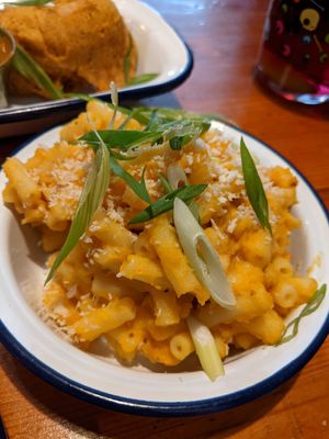 Mac and cheese at Golden Fleece in Nottingham