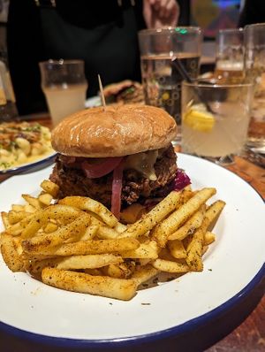 Fajita burger at Golden Fleece in Nottingham
