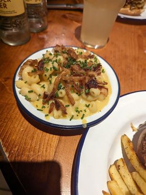 Mac 'n' cheese at Golden Fleece in Nottingham