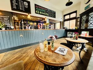   at Golden Fleece in Nottingham