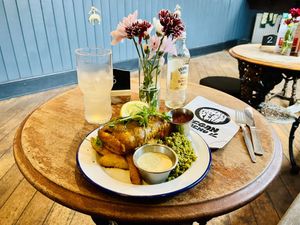   at Golden Fleece in Nottingham