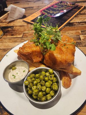 fish and chips at Golden Fleece in Nottingham