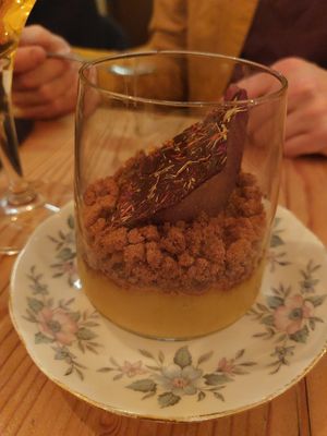 Custard crumble & pear at VanPlanten in Utrecht