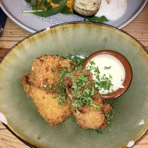 Knolselderij oesterzwam kroketjes met dijon
mayonaise
Homemade kroketjes van knolselderij & oesterzwam met truffel en mosterd mayonaise  at VanPlanten in Utrecht