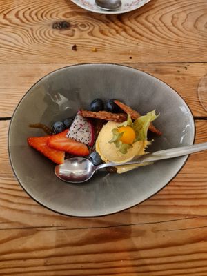 Pompoenijs met miso caramel at VanPlanten in Utrecht