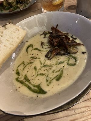 Knoflooksoep met aardpeer  at VanPlanten in Utrecht