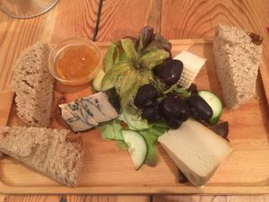 Classic cheese platter at VanPlanten in Utrecht
