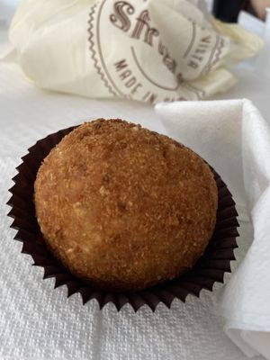 Arancina ai funghi (esterno) at Sfrigola - Corso Calatafimi in Palermo