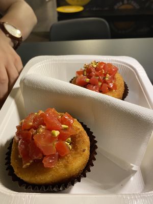 Arancine with tomatoes at Sfrigola - Corso Calatafimi in Palermo