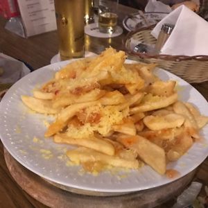 vegan chili cheese fries (was expecting a vegan tofu or bean chili, but instead it was sweet chili sauce) still good tho. at Trash Chic in Cologne