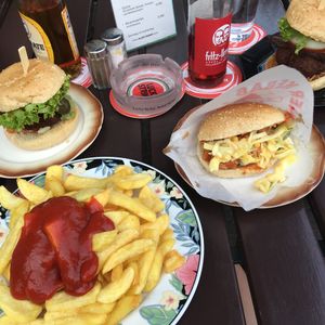 burger at Trash Chic in Cologne