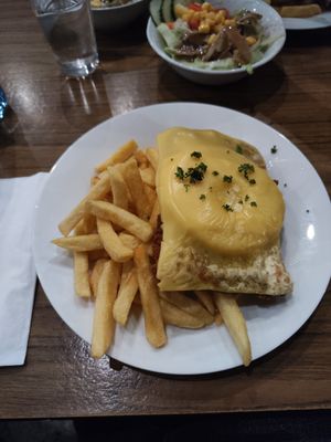 Hawai Schnitzel with pineapple at Trash Chic in Cologne