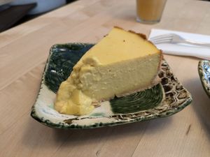 Mango cheesecake at Tushita in Munich