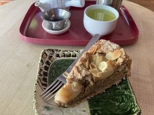 Shincha and vegan apple cake   at Tushita in Munich