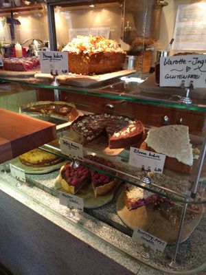 So many vegan cakes! at Tushita in Munich