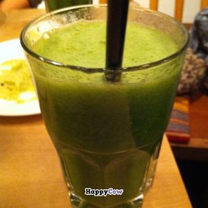 Green smoothie at Tushita in Munich