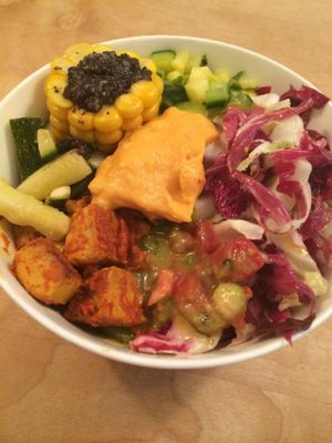 The set dinner bowl -- varied and flavourful :) at Tushita in Munich