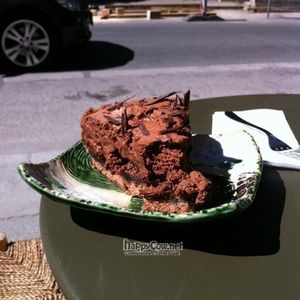 vegan chocolate mousse torte at Tushita in Munich