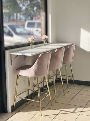Small seating area  at 24 Karrots Cafe in Kilgore
