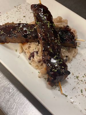 Vegan Jackfruit Beaf Ribz over Jasmine rice at Tap It Local in Norfolk