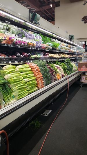 Fresh Organic Produce at Mother's Market in Irvine