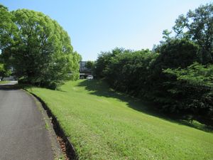 At the far end there is a brown sign board where the cars are...that's where it is. at meguri zen in Nagakute