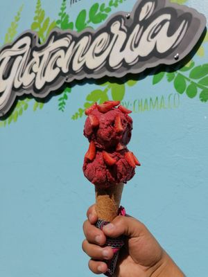 Strawberry - Sparkling wine 🍷 🍓 at Glotonería in Oaxaca