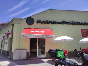 Front store at Padaria São Mamede in Matosinhos