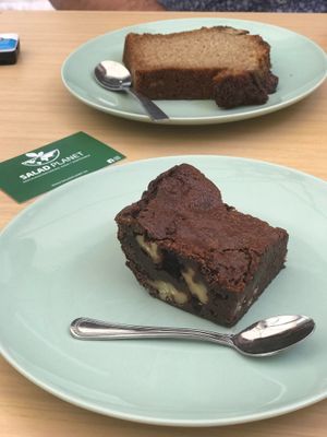 Brownie vegano at Salad Planet in Valencia