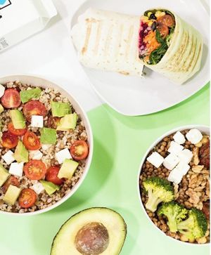 Ensaladas y wraps personalizados. at Salad Planet in Valencia