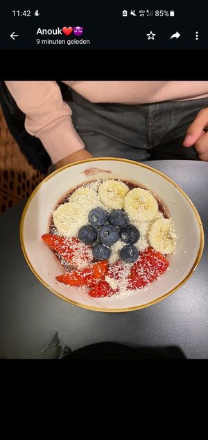 Acai bowl at Salad Planet in Valencia