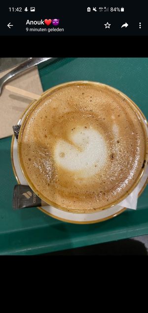 Dirty chai latte with oatmilk at Salad Planet in Valencia